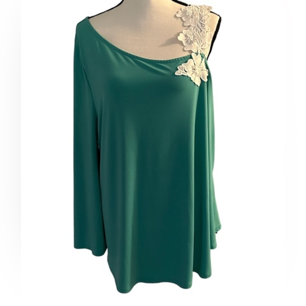 ALFANI size L one creek white top